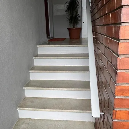 Ks Airport Homestay Lisbon
